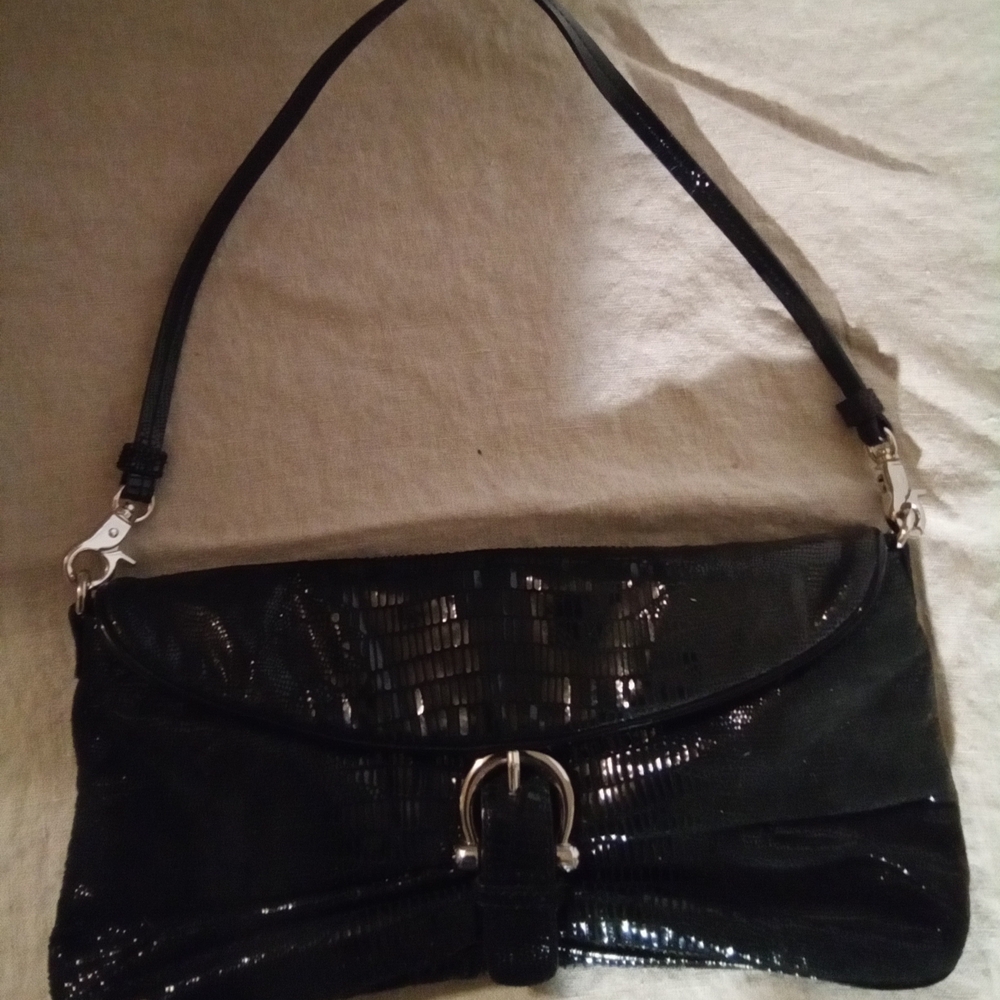 RETRO, Glitzy Black Shoulder Bag with Glossy Patten Leather Finish, Silver Metal